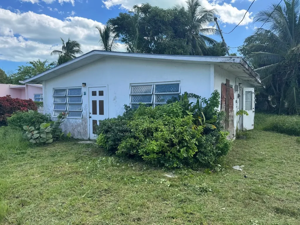 Pinewood Gardens New Providence Paradise Island BS