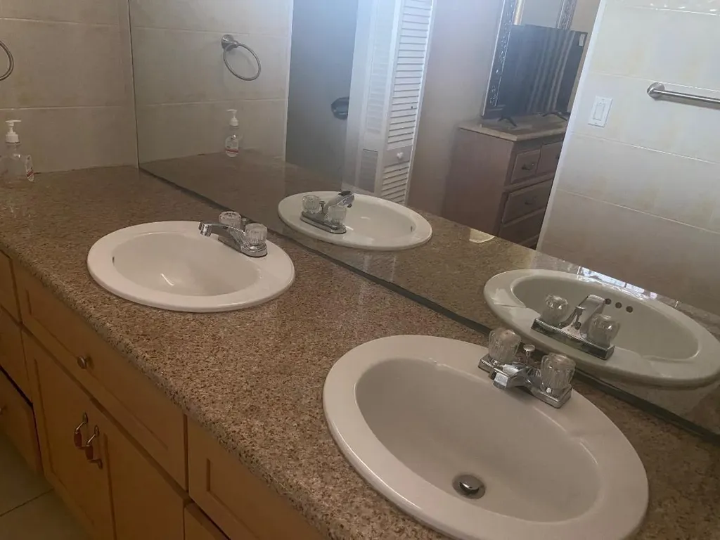 West Bay Street 19 New Providence Paradise Island BS