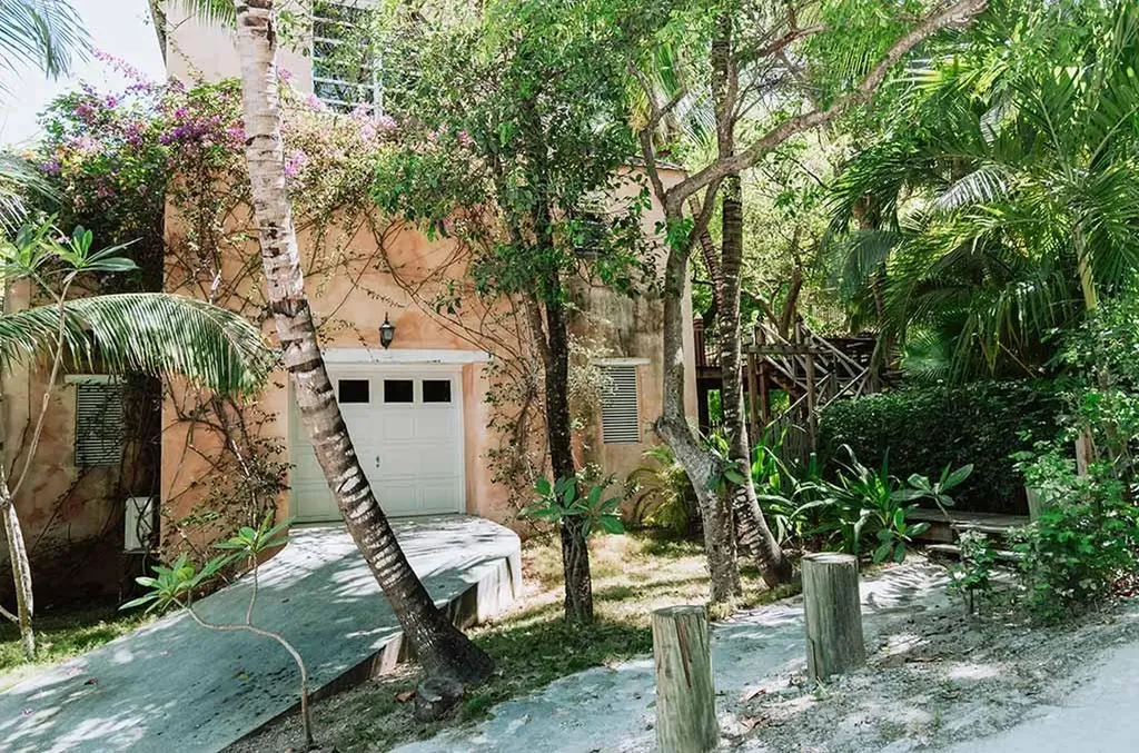 Sandycombe Eleuthera BS