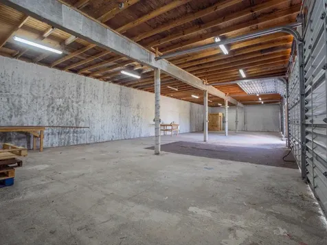 Warehouse Facility On Gladstone Road New Providence Paradise Island BS