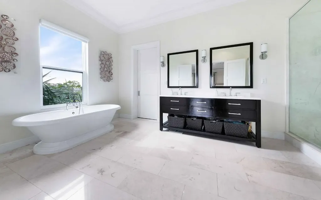 15 Bay Creek Drive New Providence Paradise Island BS