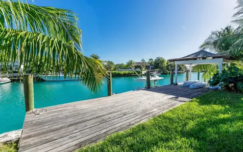 15 Bay Creek Drive New Providence Paradise Island BS