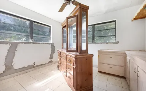 Queen's Hghway Deep Creek Eleuthera BS