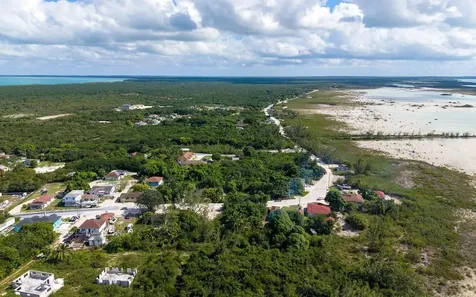 Queen's Hghway Deep Creek Eleuthera BS