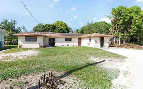 Queen's Hghway Deep Creek Eleuthera BS