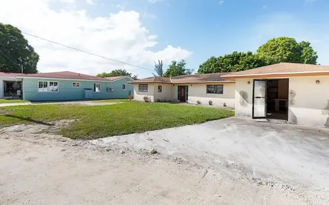 Queen's Hghway Deep Creek Eleuthera BS