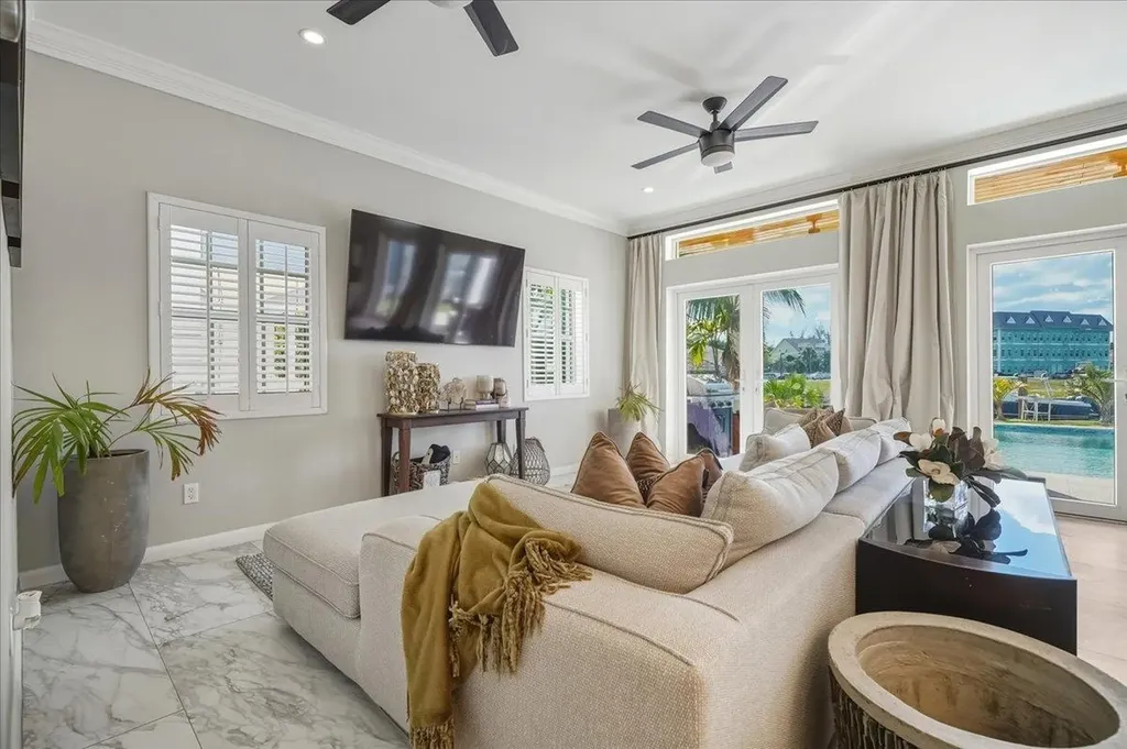 #9 Kingfisher Island New Providence Paradise Island BS