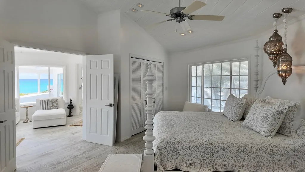 White Nights Two San Salvador BS