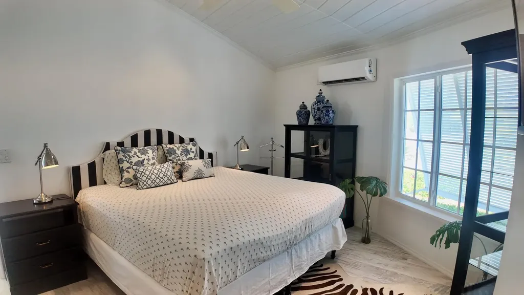 White Nights Two San Salvador BS