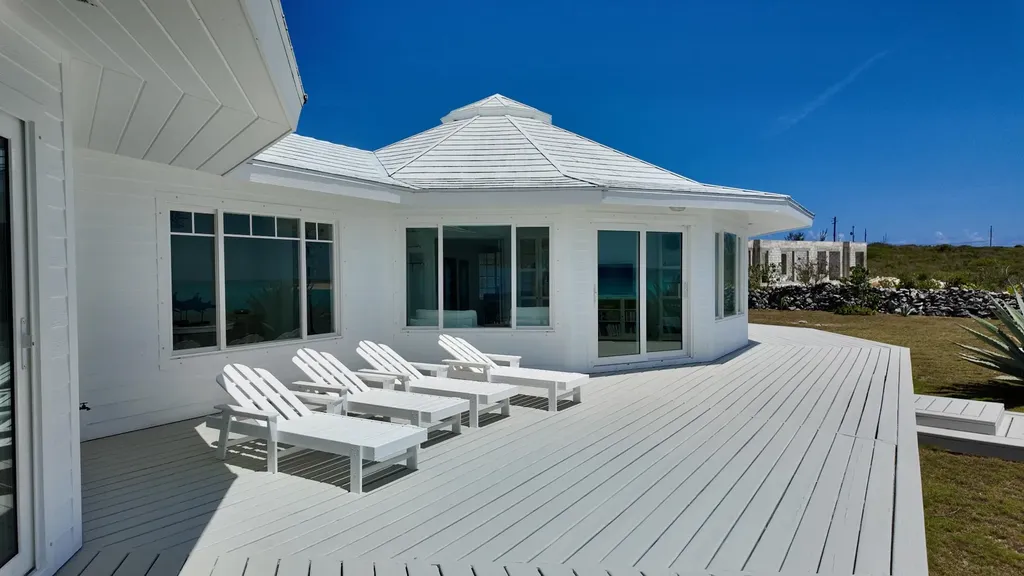 White Nights Two San Salvador BS