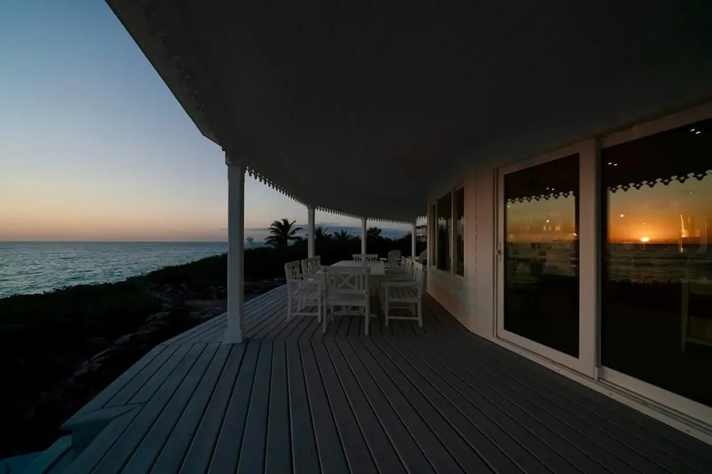 White Nights Two San Salvador BS