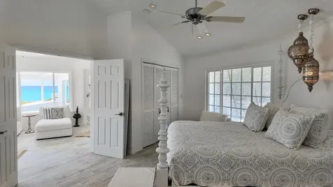 White Nights Two San Salvador BS