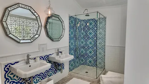 White Nights Two San Salvador BS