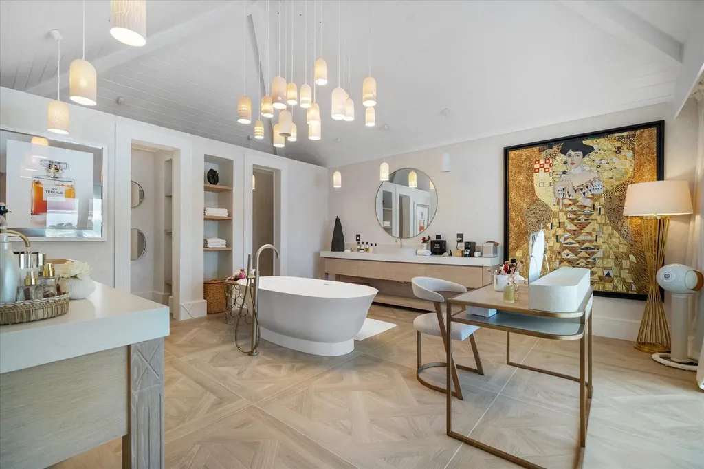 Columbia Road New Providence Paradise Island BS