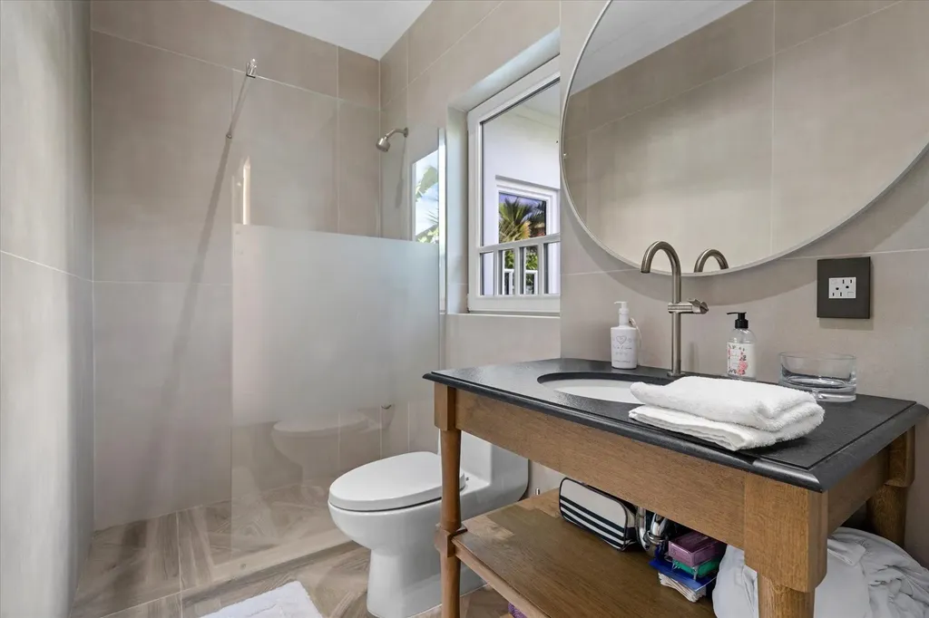 Columbia Road New Providence Paradise Island BS