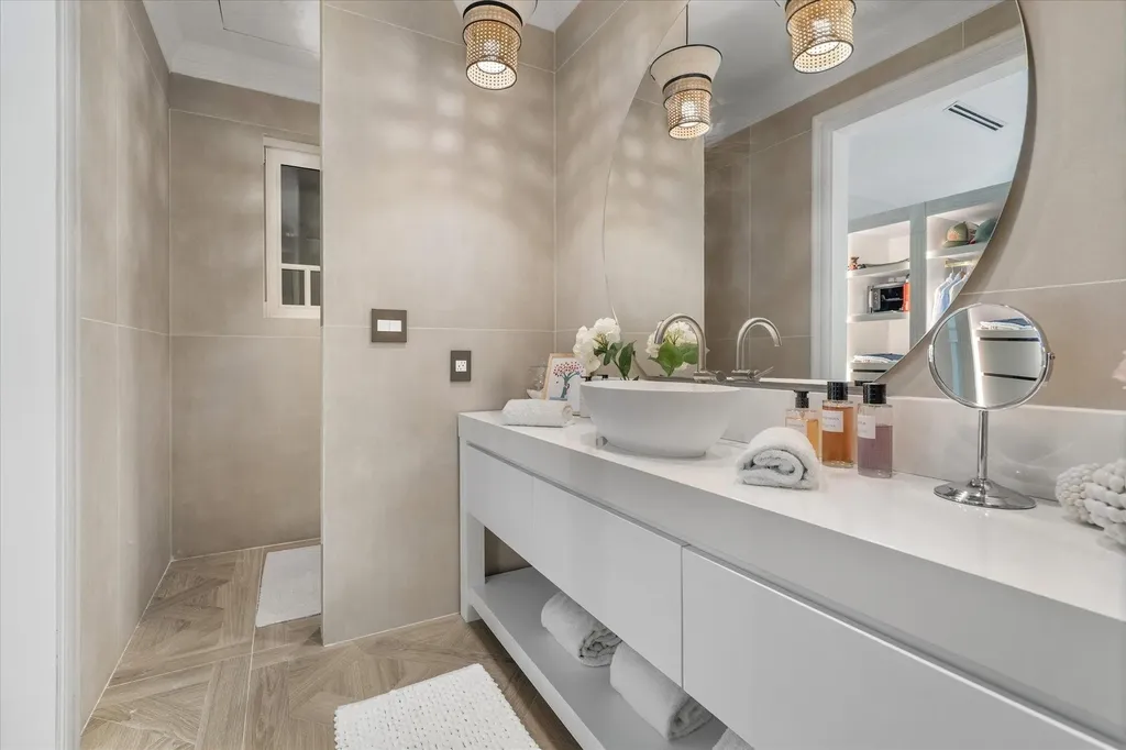 Columbia Road New Providence Paradise Island BS