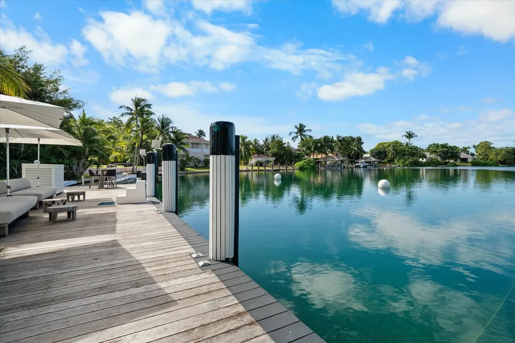 Columbia Road New Providence Paradise Island BS