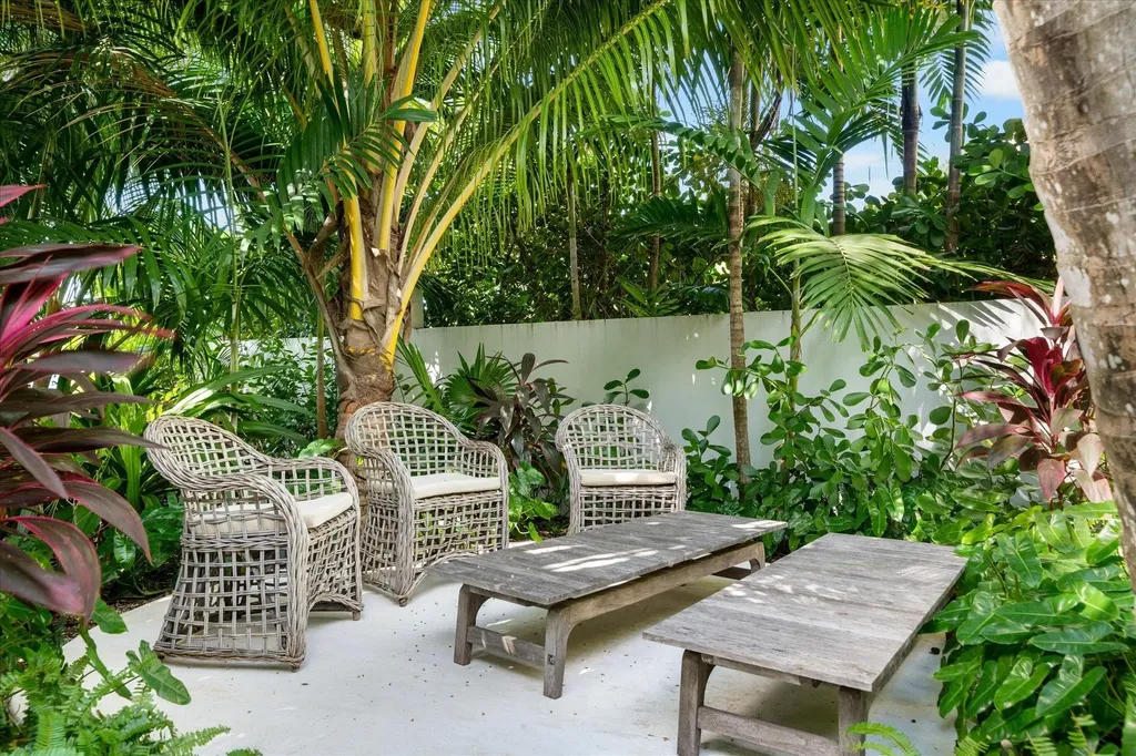 Columbia Road New Providence Paradise Island BS