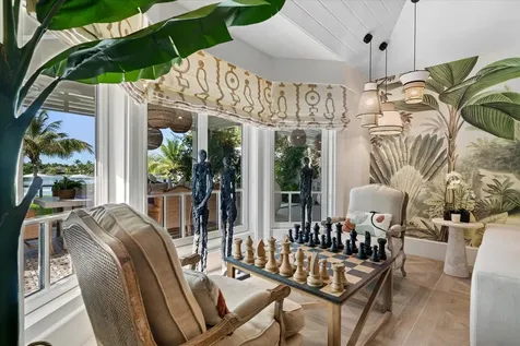 Columbia Road New Providence Paradise Island BS