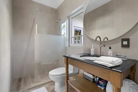 Columbia Road New Providence Paradise Island BS