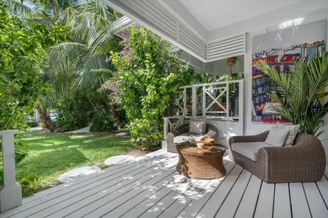 Columbia Road New Providence Paradise Island BS