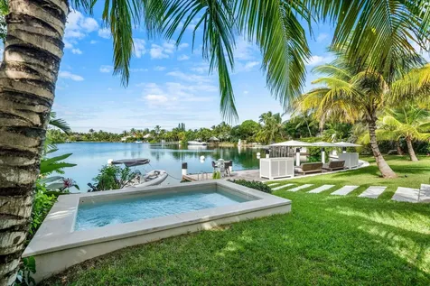 Columbia Road New Providence Paradise Island BS