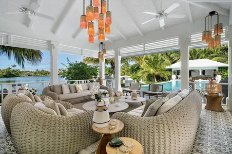 Columbia Road New Providence Paradise Island BS