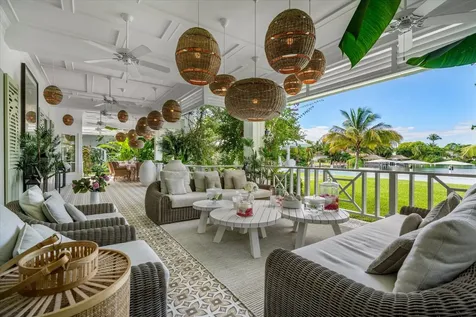 Columbia Road New Providence Paradise Island BS