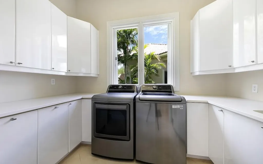 Spanish Main Drive 16 Grand Bahama Freeport BS