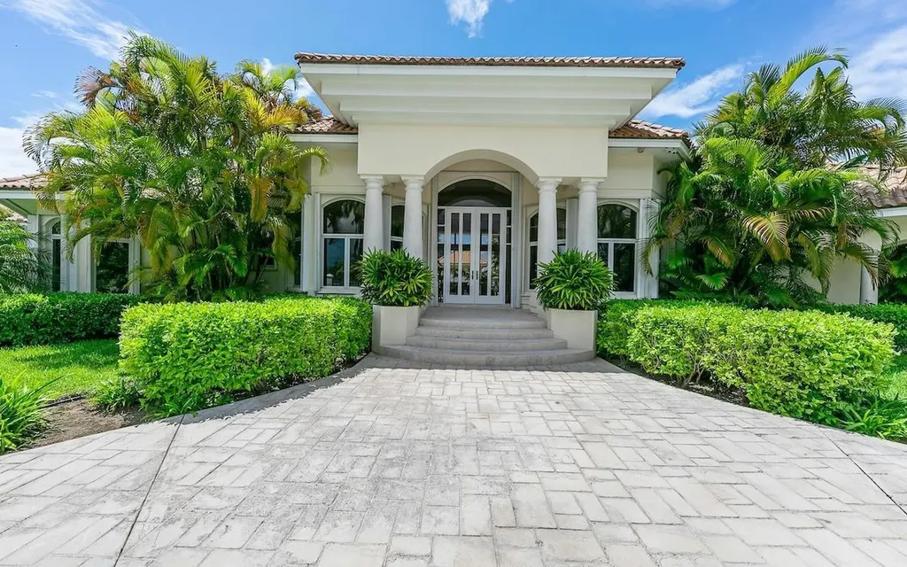 Spanish Main Drive 16 Grand Bahama Freeport BS