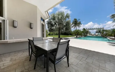 Spanish Main Drive 16 Grand Bahama Freeport BS