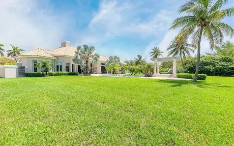 Spanish Main Drive 16 Grand Bahama Freeport BS