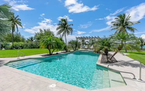 Spanish Main Drive 16 Grand Bahama Freeport BS