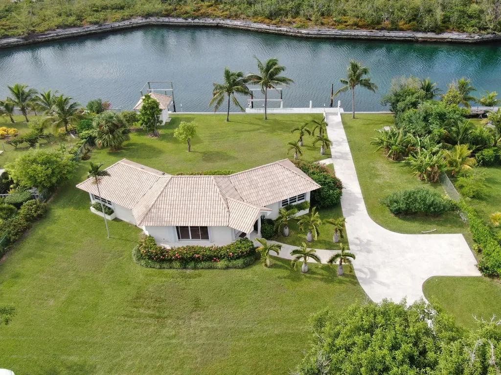 Spanish Main Drive 15 & 74 Grand Bahama Freeport BS