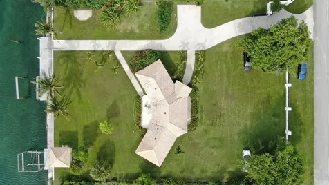 Spanish Main Drive 15 & 74 Grand Bahama Freeport BS