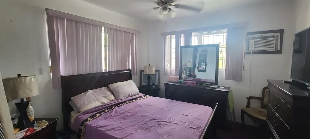 L H Cox Close New Providence Paradise Island BS