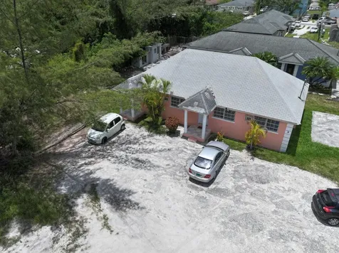 L H Cox Close New Providence Paradise Island BS