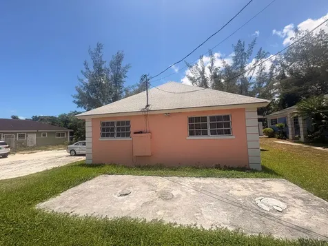 L H Cox Close New Providence Paradise Island BS