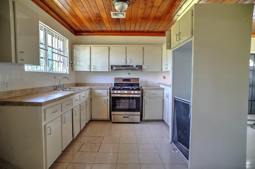 Flamingo Drive, Seabreeze 23 New Providence Paradise Island BS