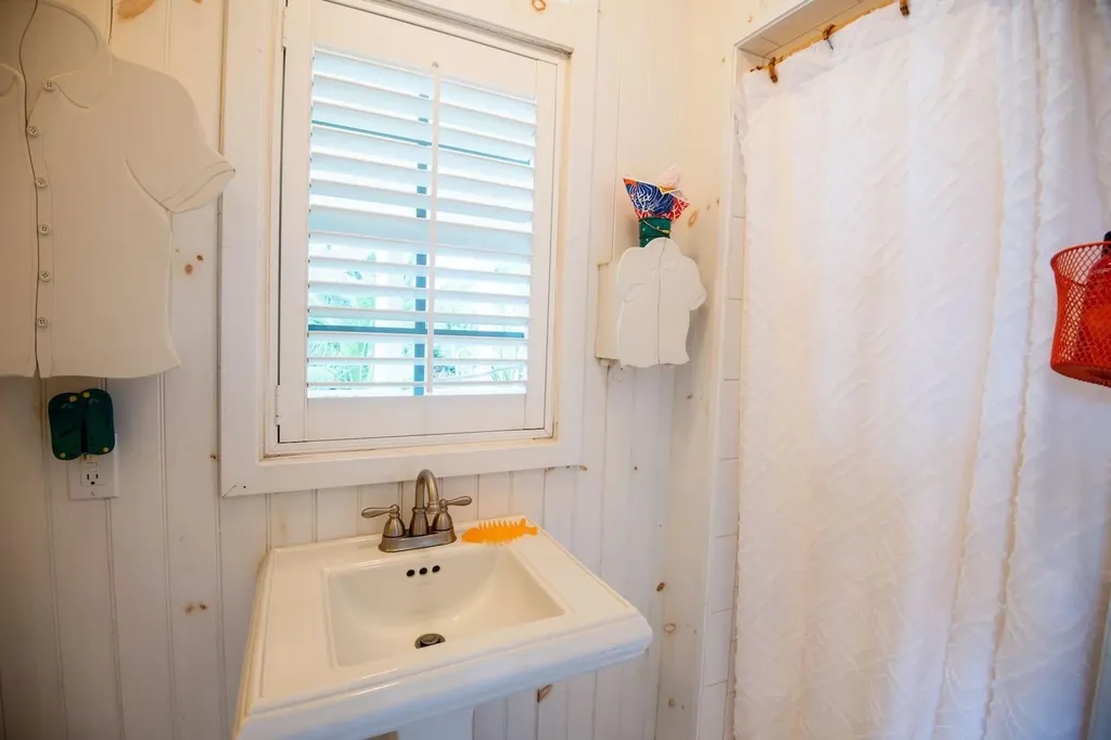 Dreams End Too Abaco BS