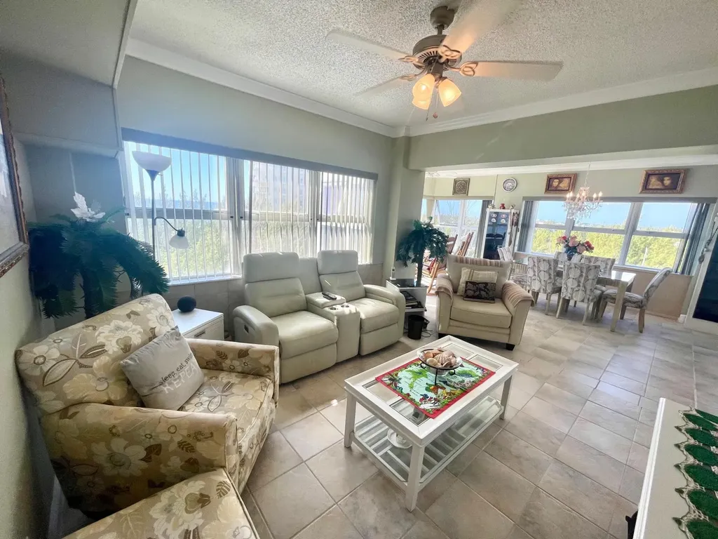 Riviera Towers Condominiu Grand Bahama Freeport BS