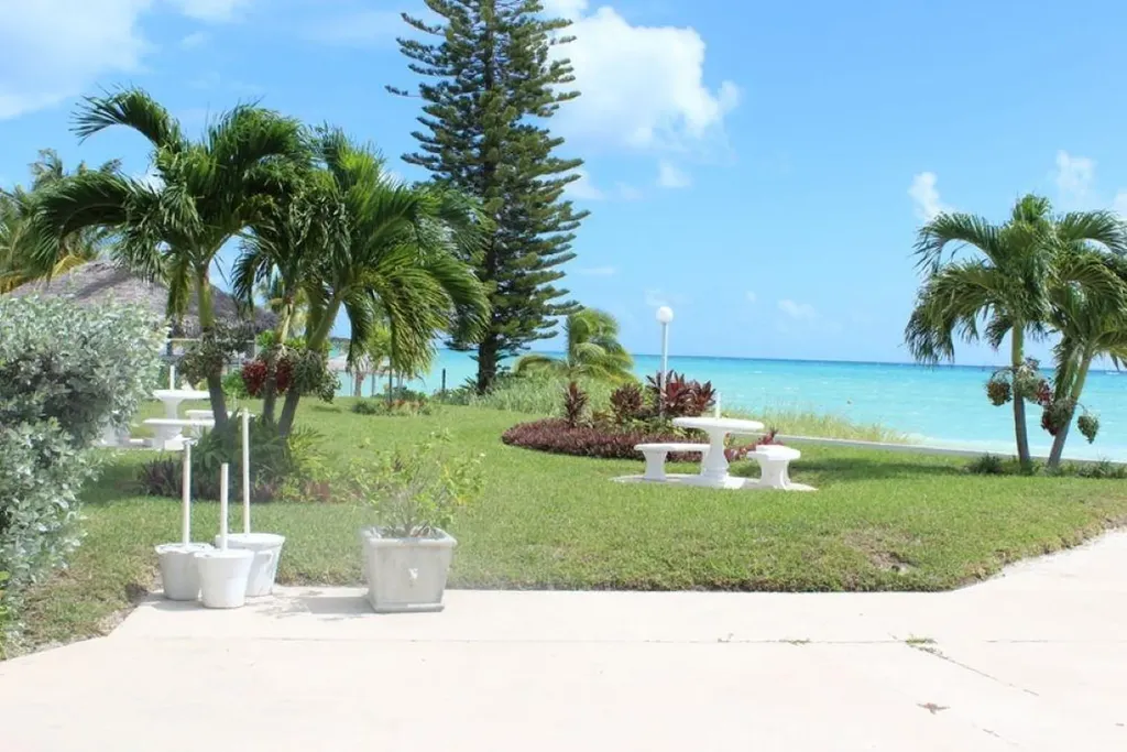 Riviera Towers Condominiu Grand Bahama Freeport BS