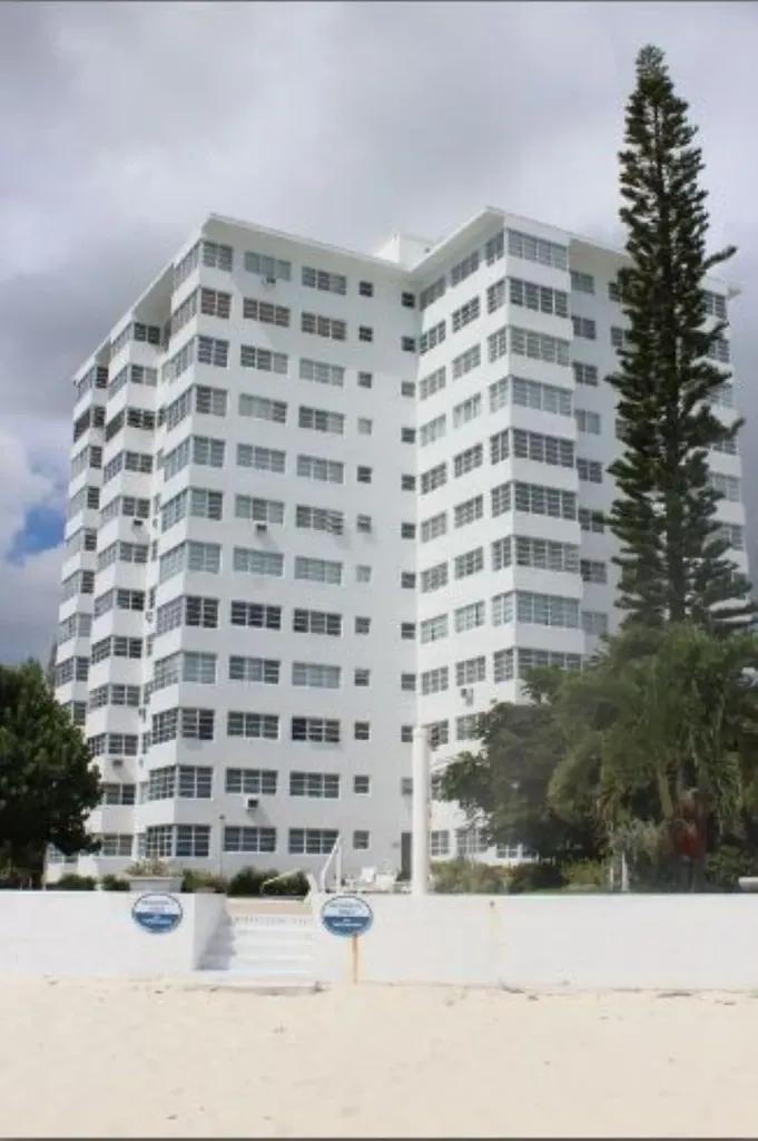 Riviera Towers Condominiu Grand Bahama Freeport BS