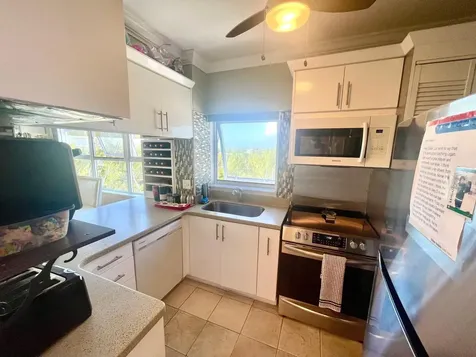 Riviera Towers Condominiu Grand Bahama Freeport BS