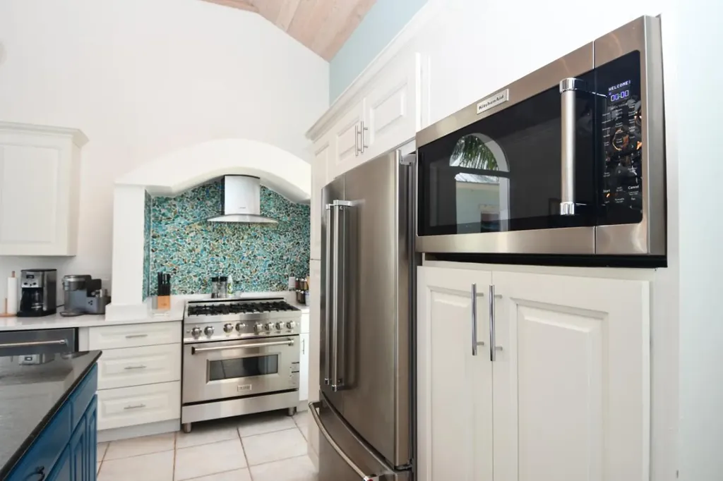Jeuarlet, Ocean Boulevard Abaco BS