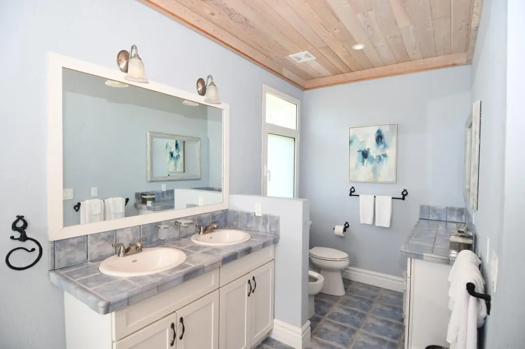 Jeuarlet, Ocean Boulevard Abaco BS