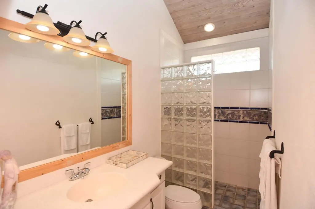 Jeuarlet, Ocean Boulevard Abaco BS