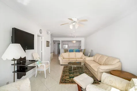 Bahama Reef Condominium Grand Bahama Freeport BS
