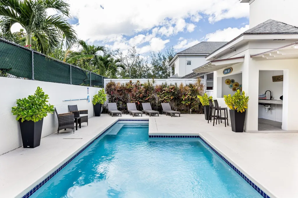 Bayshore 1 & 3, The Grove 1 & 3 New Providence Paradise Island BS