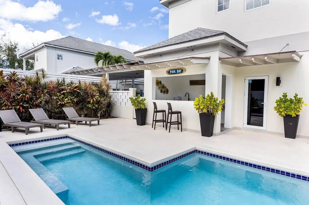 Bayshore 1 & 3, The Grove 1 & 3 New Providence Paradise Island BS